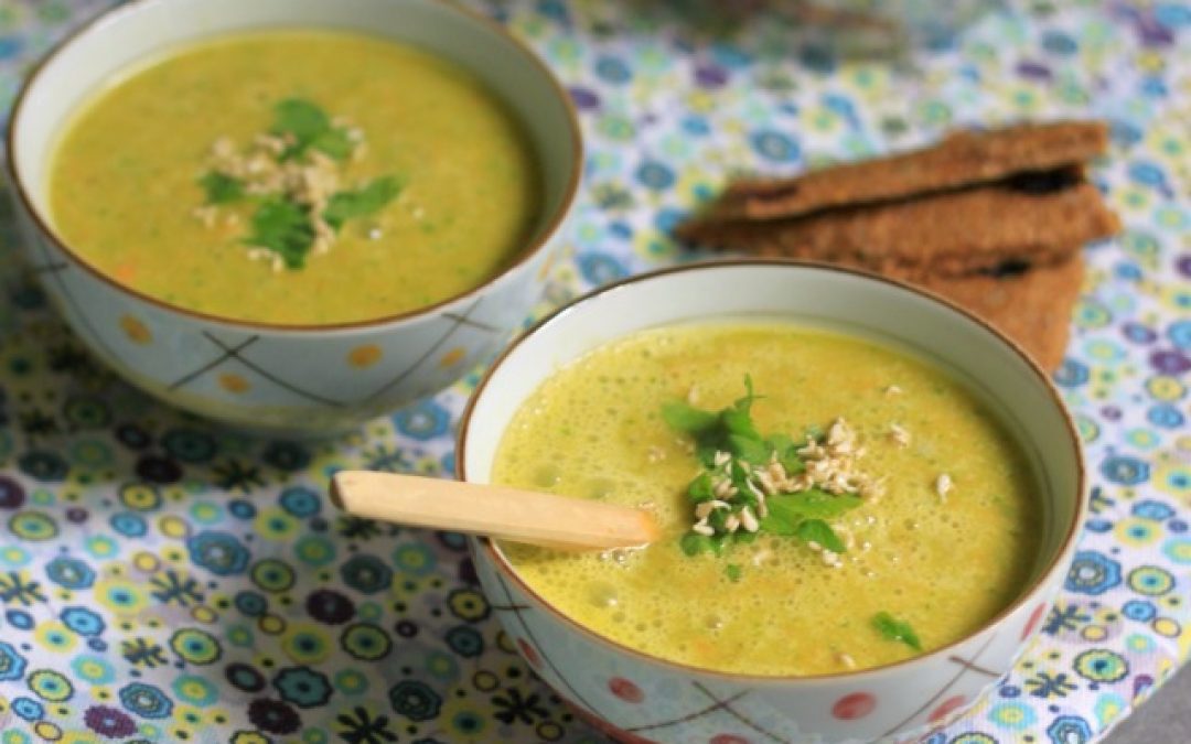 Soupe crue aux carottes, gingembre, coriandre et orange